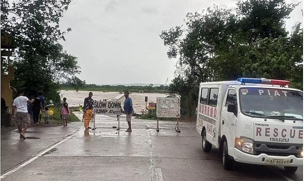 Super typhoon grazes Philippines on its way to China