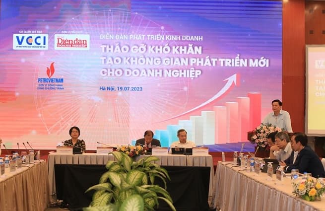 Seeking Solutions to Tackle Obstacles Facing Businesses