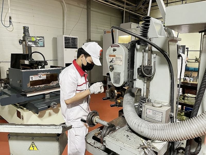 Enterprises need comprehensive reform to overcome difficulties