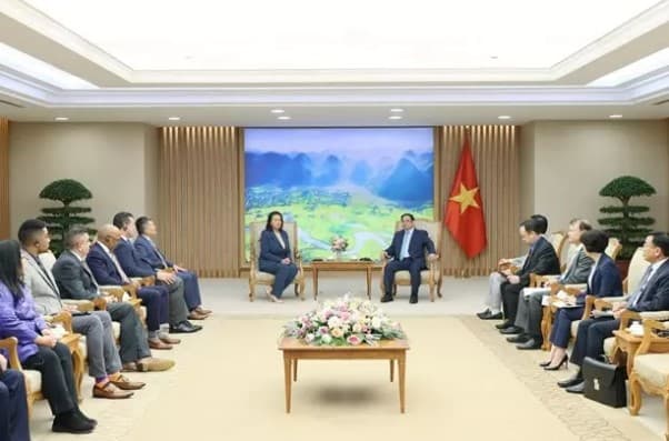 Prime Minister Pham Minh Chinh hosts officials, businesses from US state of California