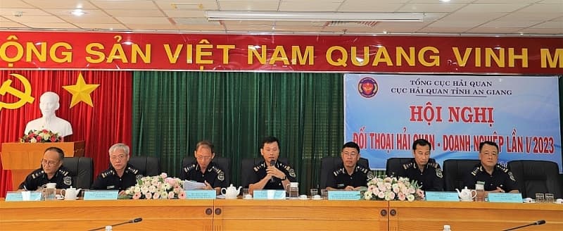 An Giang Customs expects businesses to improve compliance with customs laws