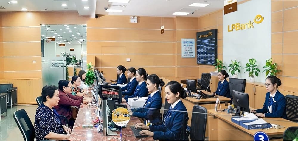 Gradually "revealing" business results, bad debts of some banks increased