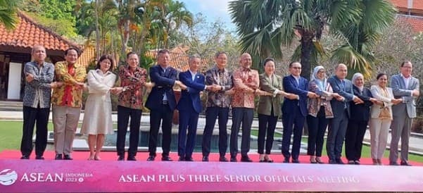 Ambassador Vu Ho attends ASEAN Senior Officials' Meetings in Indonesia