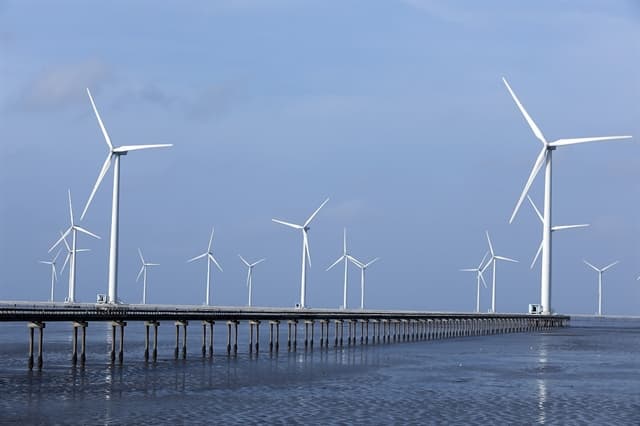 Power enterprises see bright future despite poor results in Q2