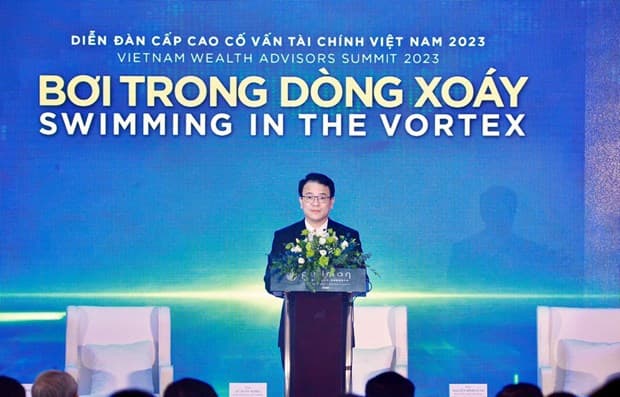 Economy improves but challenges remain: official