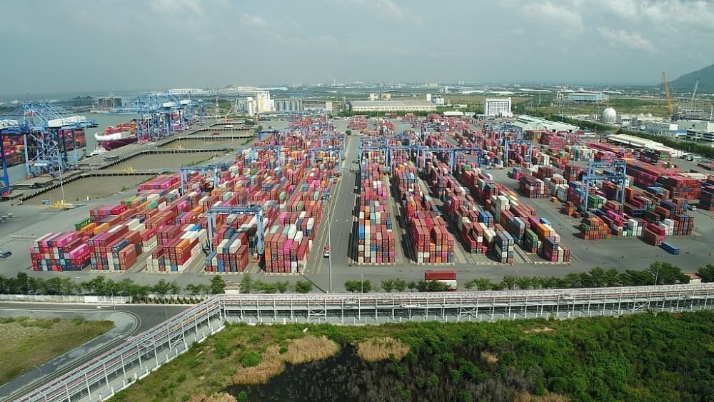 "Green" for sustainable logistics development