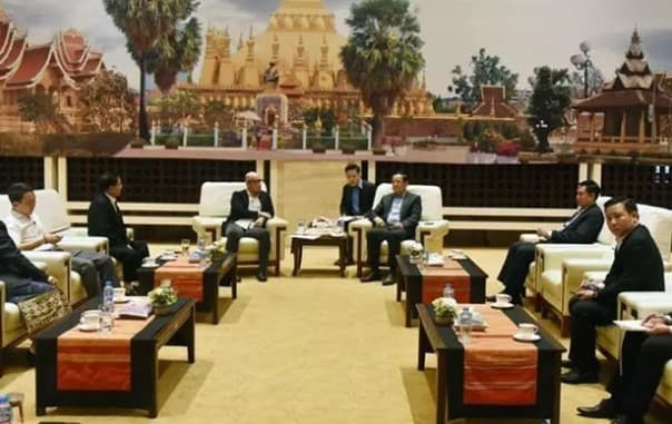 Lao PM appreciates Vietnamese firm’s support for social welfare in Laos