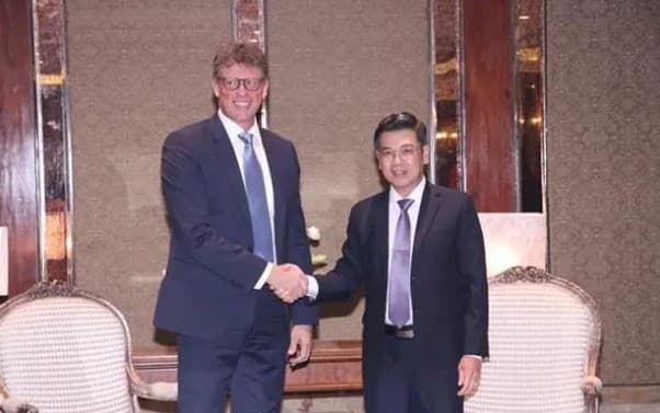 HCM City People's Council Vice Chairman hosts Siemens CEO Smart Infrastructure