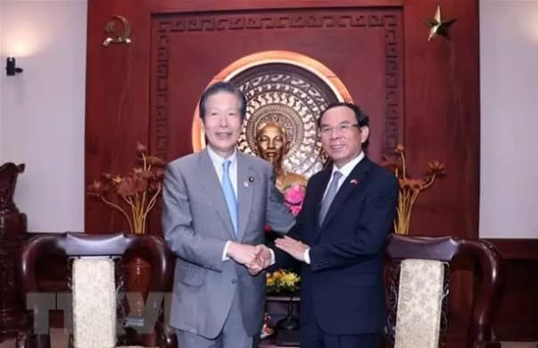 HCM City Party Secretary Nguyen Van Nen receives Japan delegation of New Komeito Party