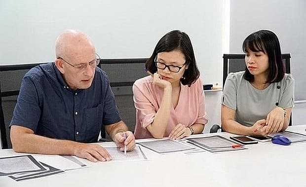 Procedures to be streamlined to grant work permits to foreigners in Vietnam
