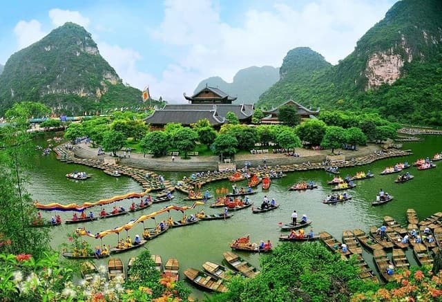 Trang An Complex Eyes to Become Int’l Tourism Site