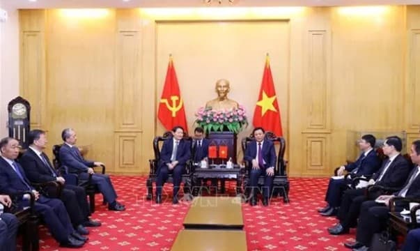 Vietnam, China delegations share Party building experience in Hanoi