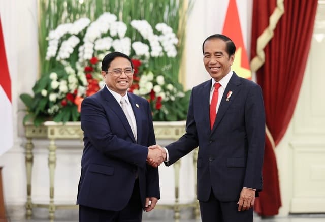 Prime Minister Meets Indonesian President Ahead of 43rd ASEAN Summit