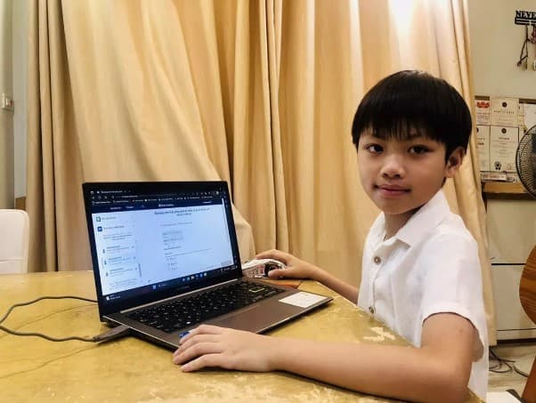 Launch of free educational app in Vietnamese version for students