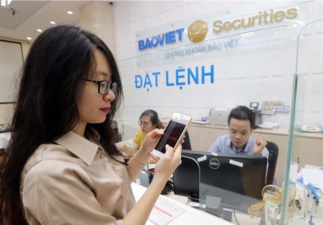 Market may continue trading negatively this week: experts
