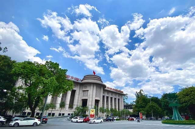 SBV rolls out measures to reign in raising USD-VNĐ exchange rate
