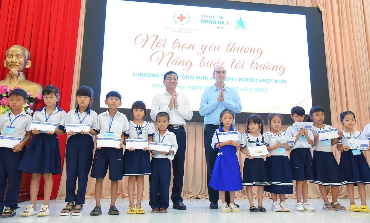 Tan Hiep Phat joins efforts to care for children