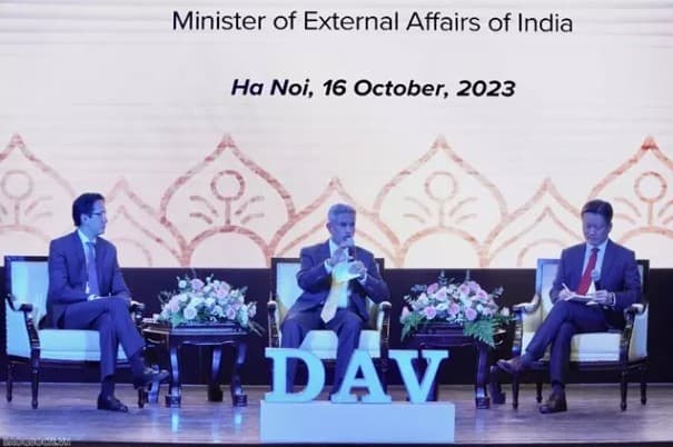 Vietnam, India should strengthen traditional cooperation areas: Indian Minister at DAV