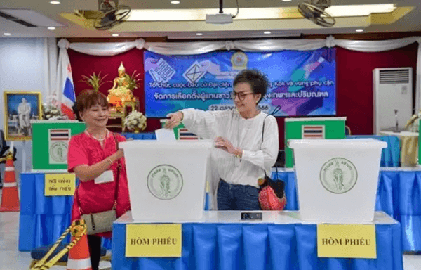 Vietnamese expatriates in Bangkok join first intra-community election