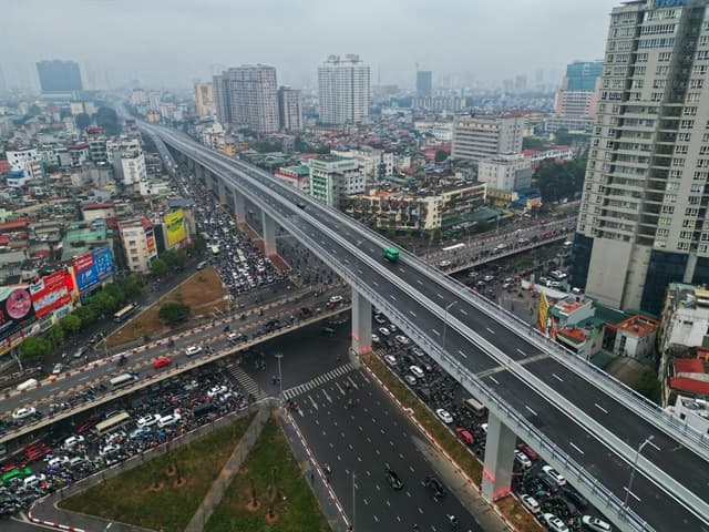 Hanoi strives to promote cooperation with UK partners