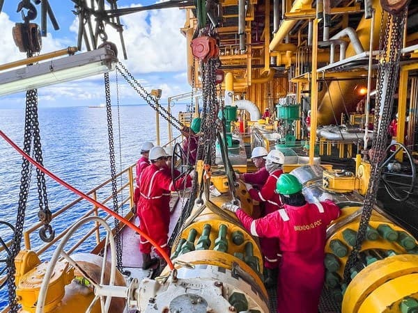 Experts and economists seek ways to ensure fuel security