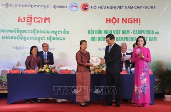 Vietnam, Cambodia promote multi-faceted collaboration