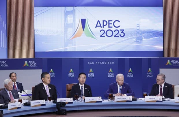 President stresses Vietnam's climate action commitment at APEC leaders' dialogue with guests