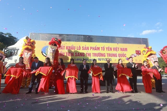 Viet Nam Exports First Batch of Bird's Nests to China