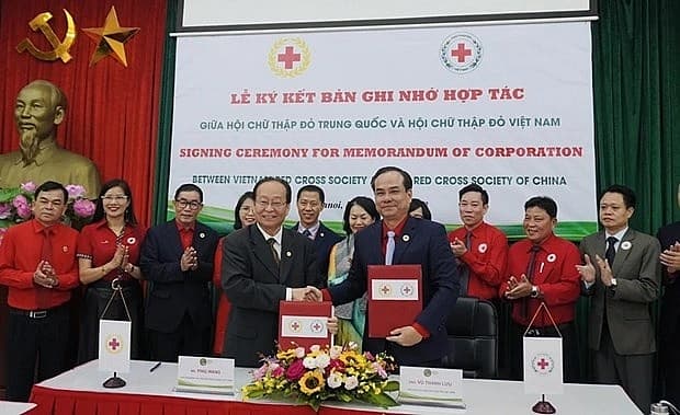 Red cross societies of Vietnam, China ink cooperation deal