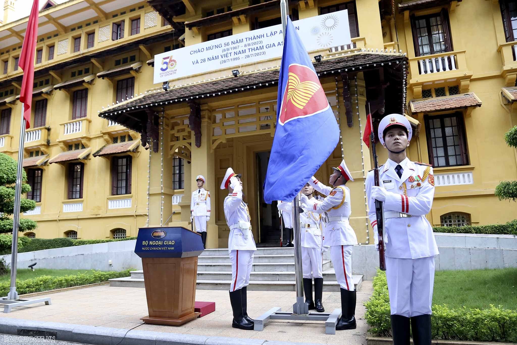 Vietnam's imprint in ASEAN: Dedicated 'brick by brick' to build a common roof, growing stronger over the years (Part I)