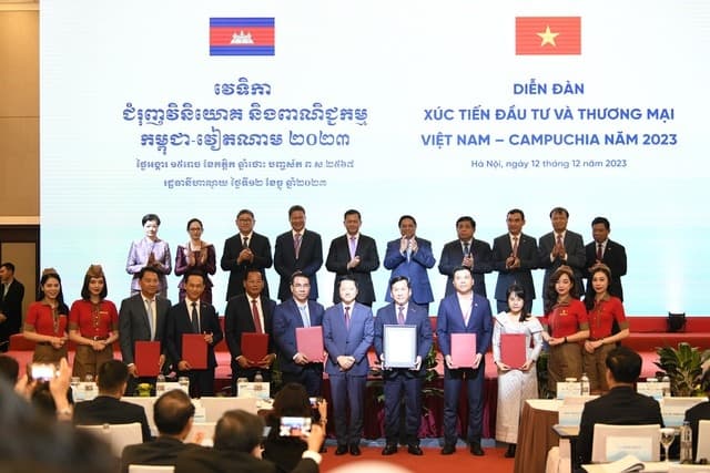 Ample Rooms for Economic tTies Between Viet Nam, Cambodia to Flourish