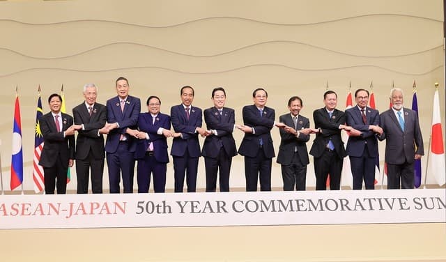 Prime Minister Attends ASEAN-Japan Commemorative Summit