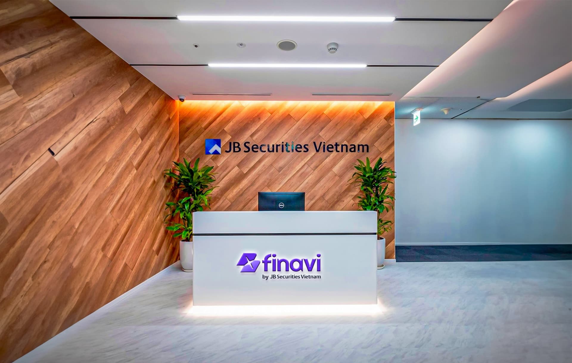 Securities firms see more account closures than openings