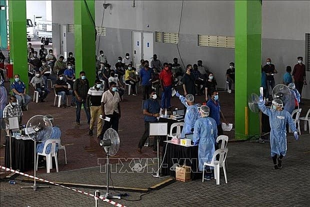 Singapore recommends people maintain COVID-19 booster shots