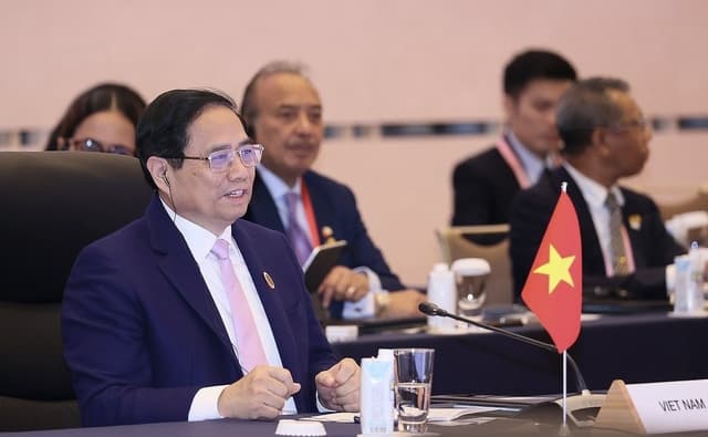 Prime Minister Puts Forward Major Orientations for ASEAN-Japan Relations