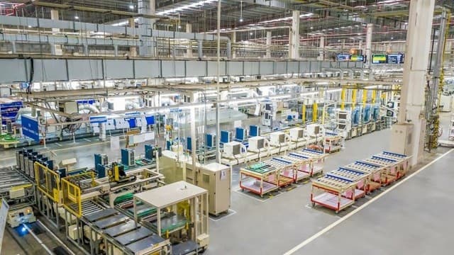 Viet Nam Among 20 Countries with Highest Rate of Economic Growth