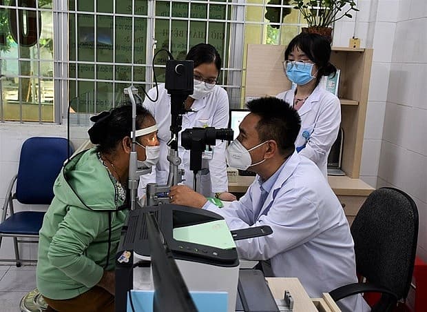 Australian fund helps Ba Ria-Vung Tau improve quality of refraction service