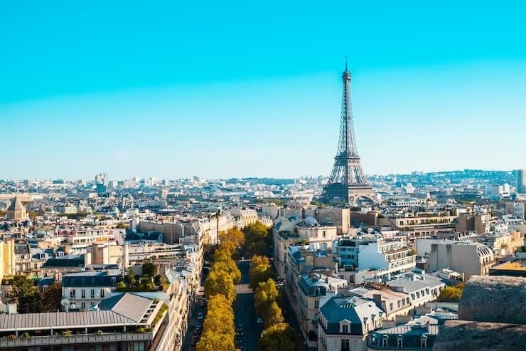 Eiffel Tower closed as staff go on strike