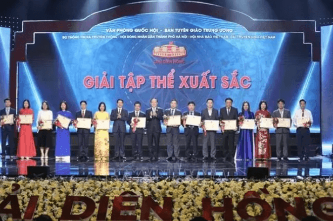 Second Dien Hong award ceremony honours 79 works
