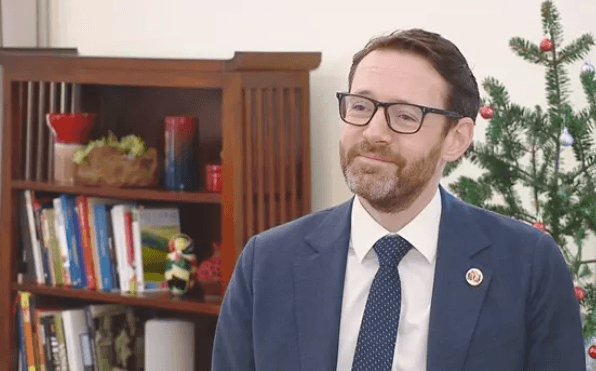 UK Ambassador hails progress in cooperation with Vietnam