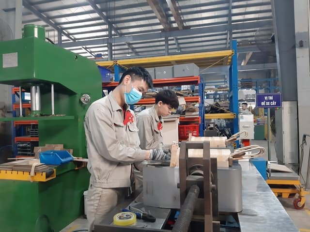 Developing supporting industries towards building a self-reliant industry