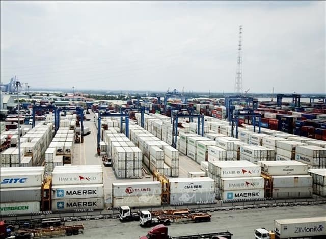 Experts suggest policies to stimulate aggregate demand in HCM City
