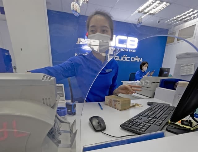 Banks in race to boost charter capital