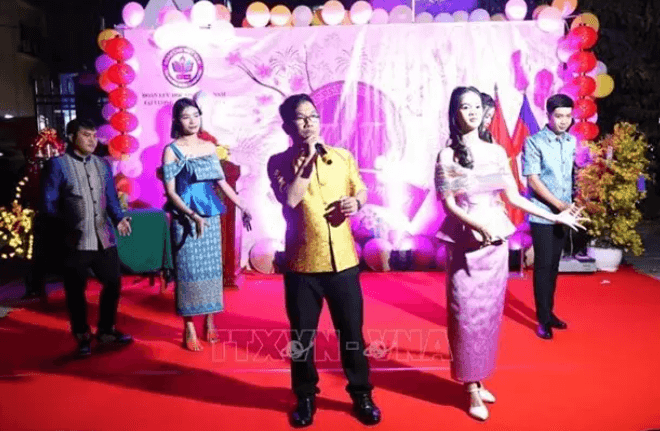 Vietnamese students hold Tet celebration in Cambodia