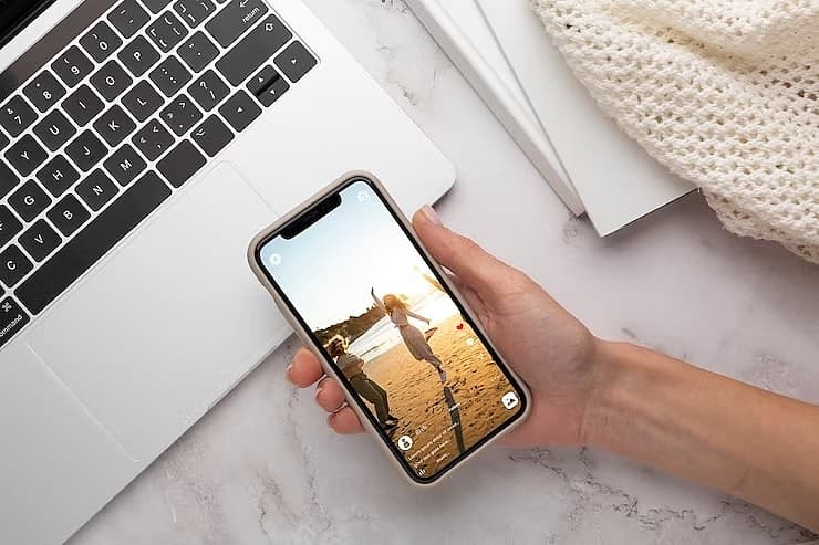 Apple ends Samsung's 12-year run as world's top smartphone seller