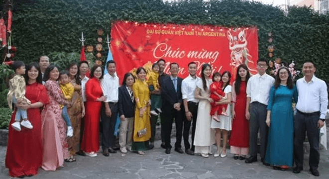 Vietnamese communities in Argentina, Japan celebrate Lunar New Year (Tet) festival