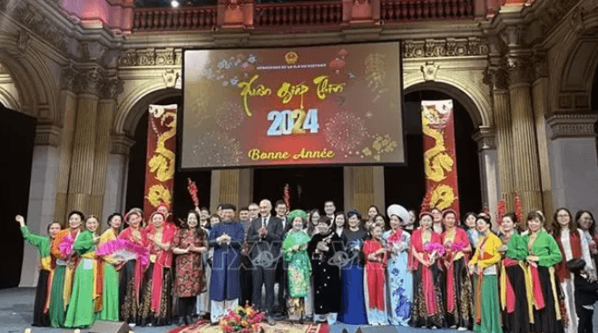 Tet celebrations held for Vietnamese in France, Germany