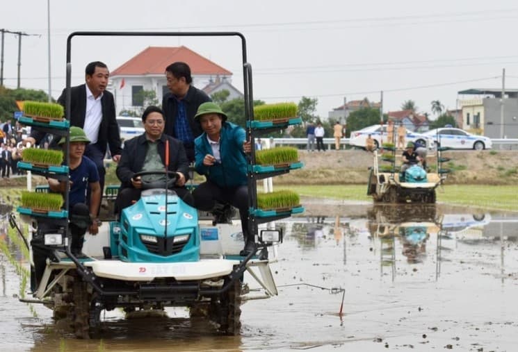PM visits Hai Duong's agricultural production models