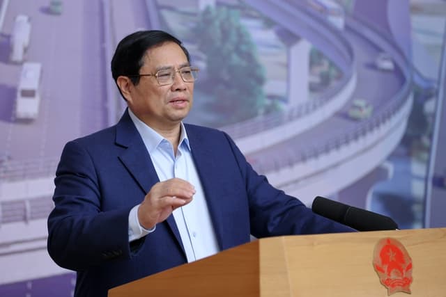 Gov't to pour VND422 trillion in transport projects in 2024