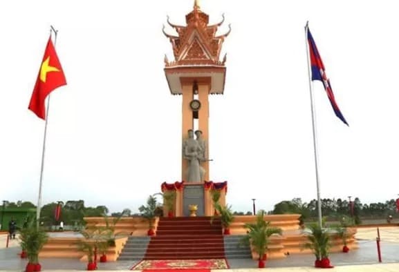 Vietnam - Cambodia Friendship Monument inaugurated in Svay Rieng